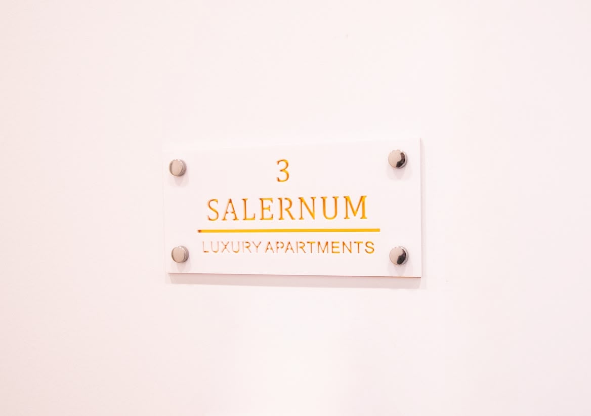 Bagno e dettagli della camera 3 Salernum